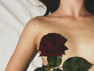 Liz-scarlett