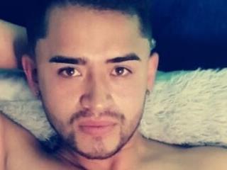 Aron and Queen Annie