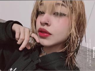 Carly 18
